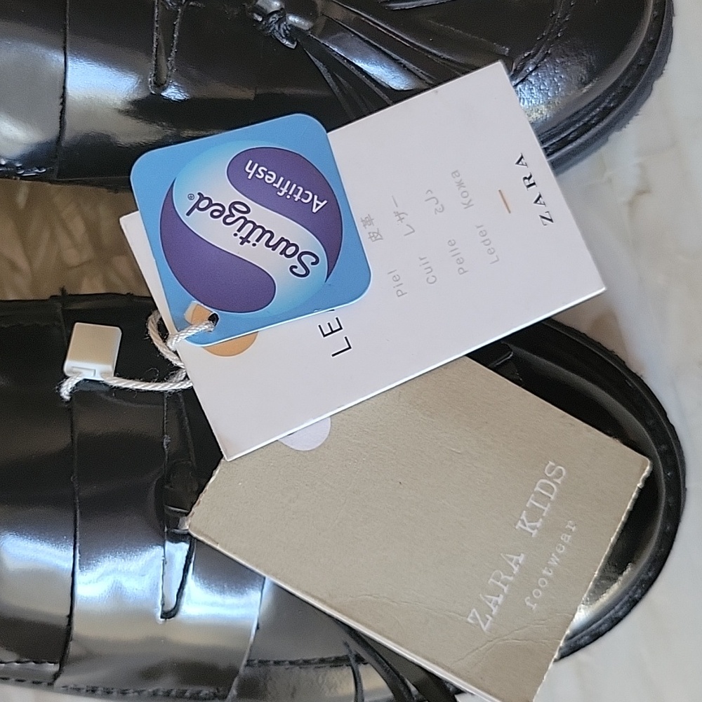 NWT ZARA KIDS Classic Black Tassel Loafers for Girls Size 33 EU US 2 - Picture 2 of 5